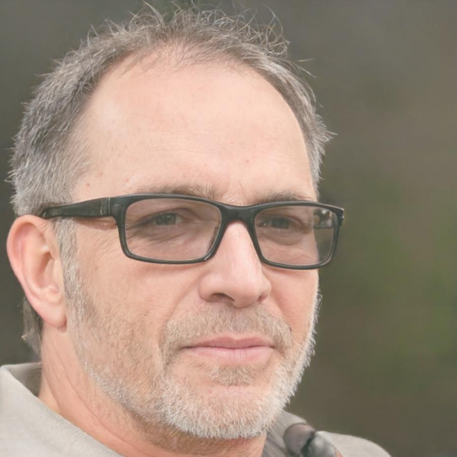 Viktor Petrov, Portfolio Strategy Specialist and Risk Assessment Expert